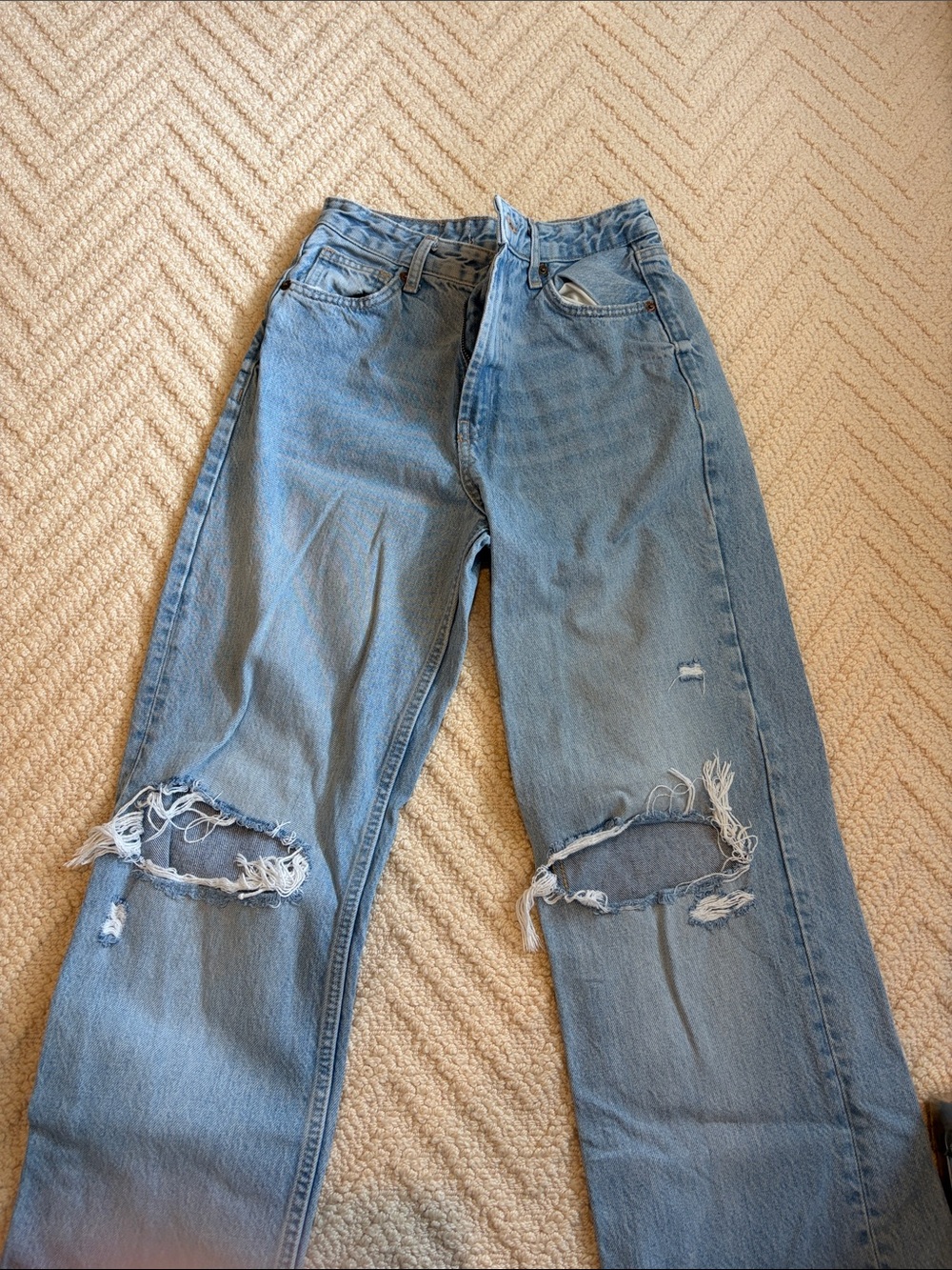 Zara Light Blue Distressed High-Waist Women’s Jeans